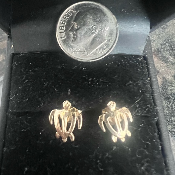 🎁14K GOLD TURTLE EARRINGS 🎁FOR A WOMAN OR A CHID🎁NEVER USED🎁 - Picture 6 of 9